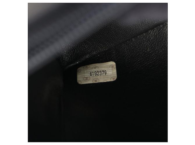 Borsa a tracolla Chanel 30 Large Matelassé in agnello nero - vista 5