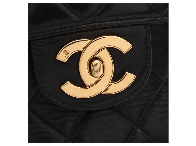 Borsa a tracolla Chanel 30 Large Matelassé in agnello nero - vista 9