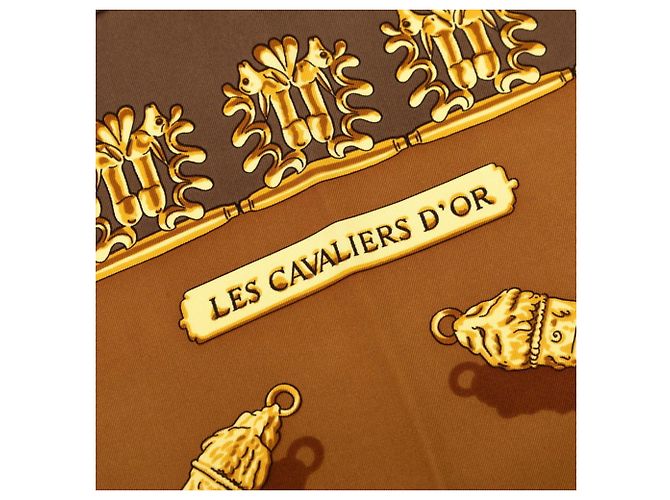 Hermès Sciarpa Hermes Carre 90 LES CAVALIERS D'OR Marrone Multicolore - vista 3