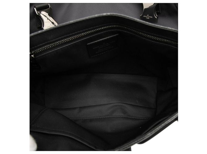 Louis Vuitton Monogram Eclipse Messenger Voyage PM Nero - vista 4