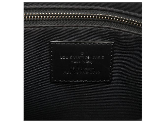 Louis Vuitton Monogram Eclipse Messenger Voyage PM Nero - vista 5