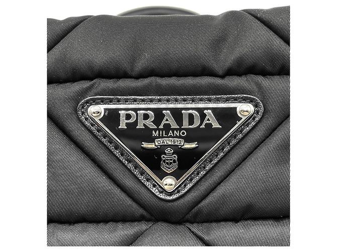 Borsa Tote in Re-Nylon Imbottito Prada Nero - vista 11