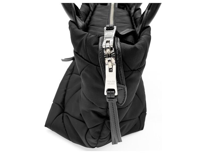 Borsa Tote in Re-Nylon Imbottito Prada Nero - vista 12