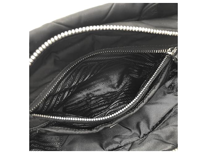 Borsa Tote in Re-Nylon Imbottito Prada Nero - vista 9