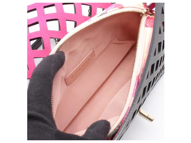 Bolsa de ombro Chanel em pele de cordeiro preta perfurada Preto - vista 3