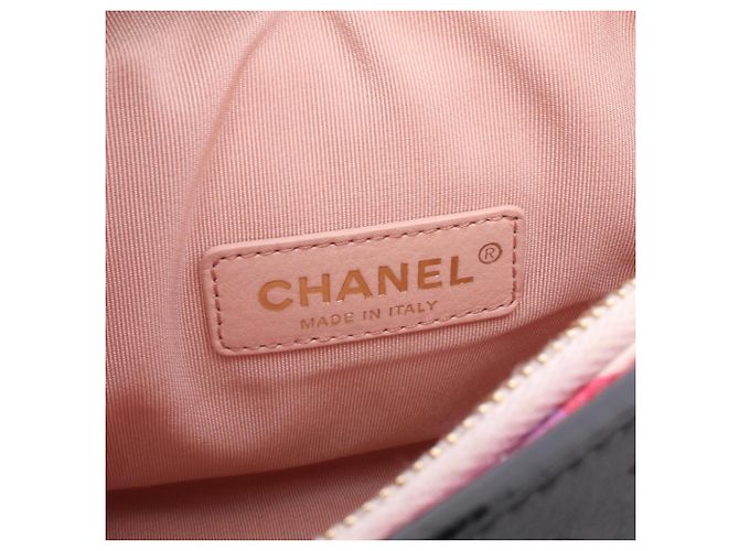 Bolsa de ombro Chanel em pele de cordeiro preta perfurada Preto - vista 4