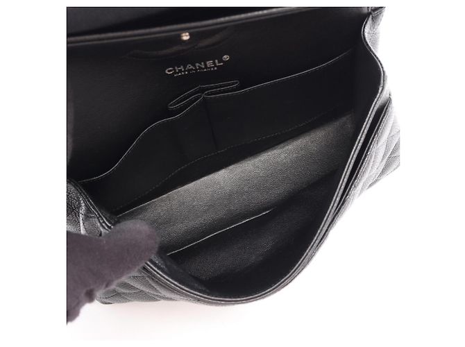 Borsa a tracolla Chanel Matelassé Double Flap in nero - vista 3
