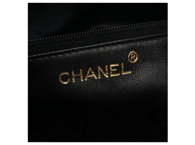 Borsa a tracolla Chanel Matelassé in agnello nero - vista 4