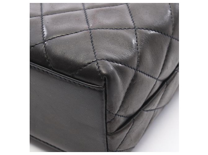 Borsa a tracolla Chanel Matelassé in agnello nero - vista 7