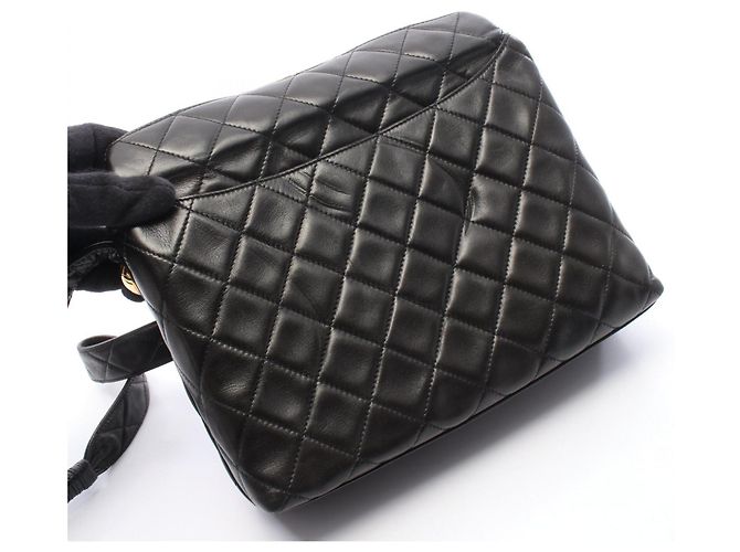 Borsa a tracolla Chanel Matelassé in agnello nero - vista 8