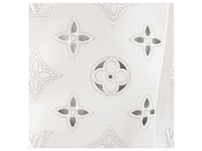 Borsa a tracolla Louis Vuitton Petit Noe NM Monogram Cutout Bianco M20740 Beige - vista 14
