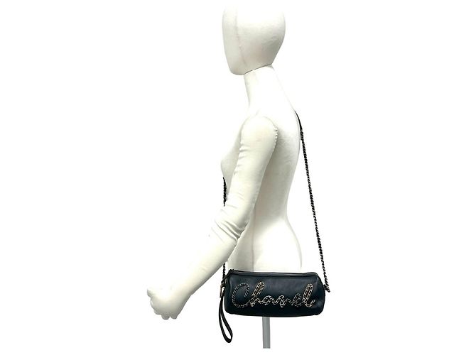 Borsa a tracolla Chanel Matelassé Logo Chain Nero - vista 2