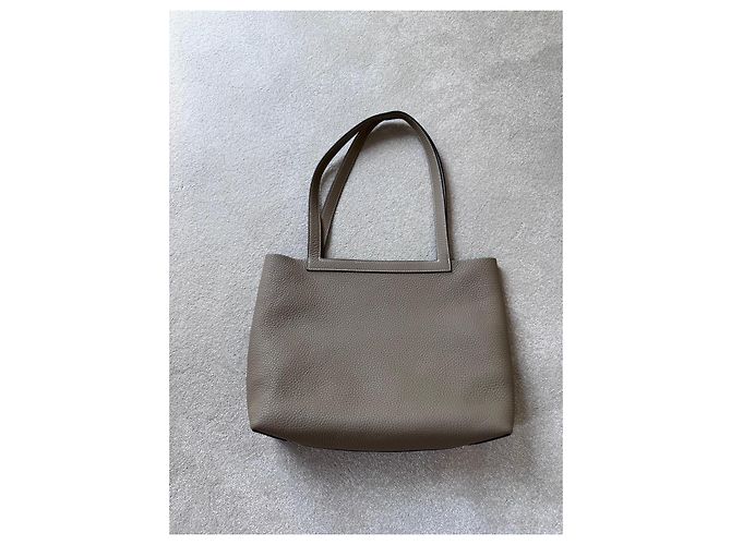 Hermès Cabasellier 31 Bolso Tote en cuero Taurillon Clemence Beige - vista 2