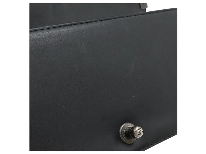 Borsa a tracolla Chanel Boy Chanel in pelle di vitello morbida Nero - vista 8