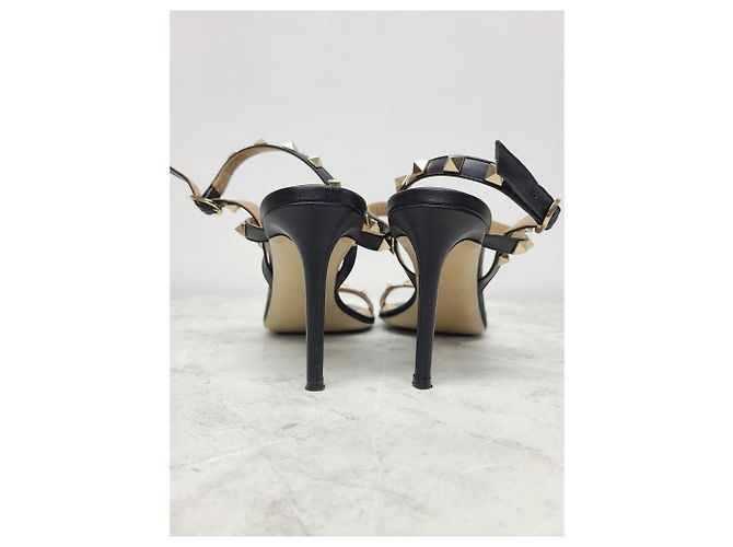 Valentino Sandali con tacco metallico Rockstud neri Nero - vista 5