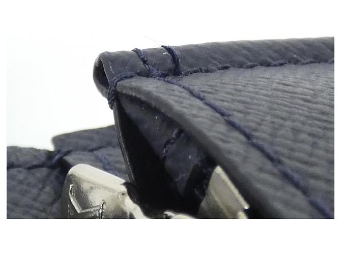 Portafoglio Louis Vuitton Brazza Taiga Blu - vista 10