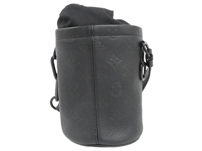 Borsa Nano Louis Vuitton Monogram Shadow Chalk - Borsa a Spalla Nero - vista 2