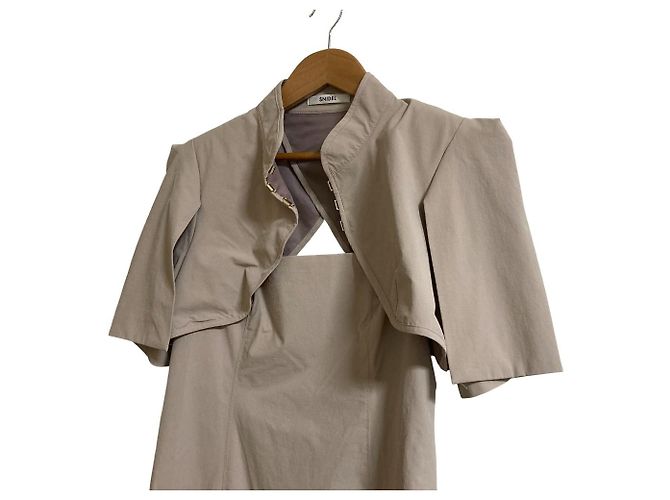 Autre Marque Snidel Mini-Kleid mit Ärmelschlitz und offenem Dekolleté Beige - Ansicht 4
