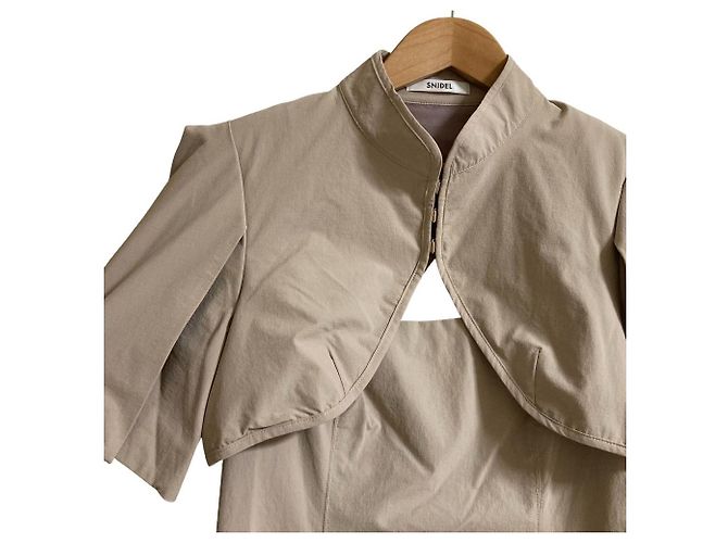 Autre Marque Snidel Mini-Kleid mit Ärmelschlitz und offenem Dekolleté Beige - Ansicht 5