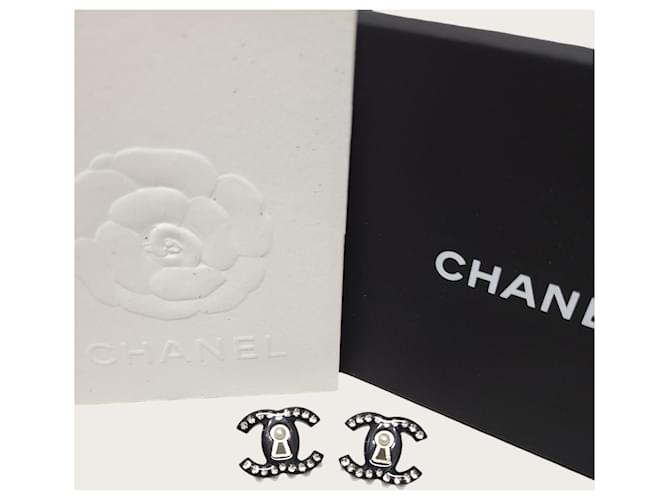 Chanel Orecchini Black Pearl Crystal Lock CC Nero - vista 5