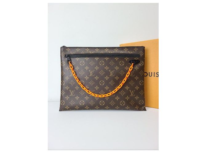 Louis Vuitton Clutch con catena monogramma Virgil Abloh Marrone - vista 2