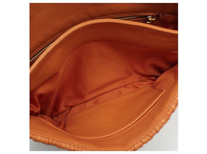 Miu Miu Clutch crossbody in nappa trapuntata arancione e rosa - vista 12