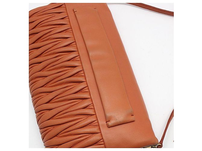 Miu Miu Clutch crossbody in nappa trapuntata arancione e rosa - vista 6
