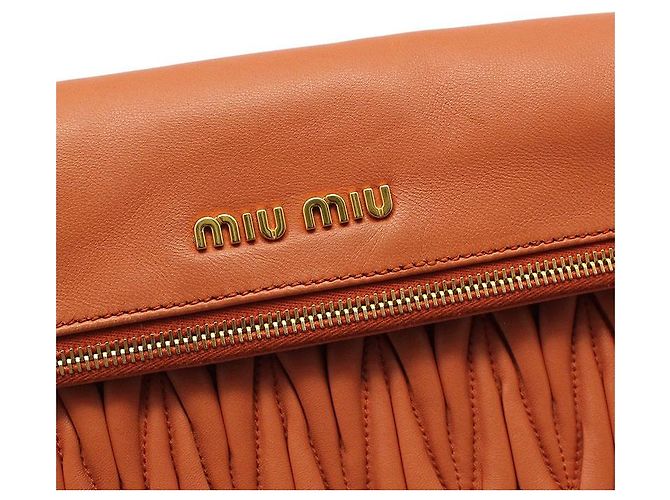 Miu Miu Clutch crossbody in nappa trapuntata arancione e rosa - vista 7