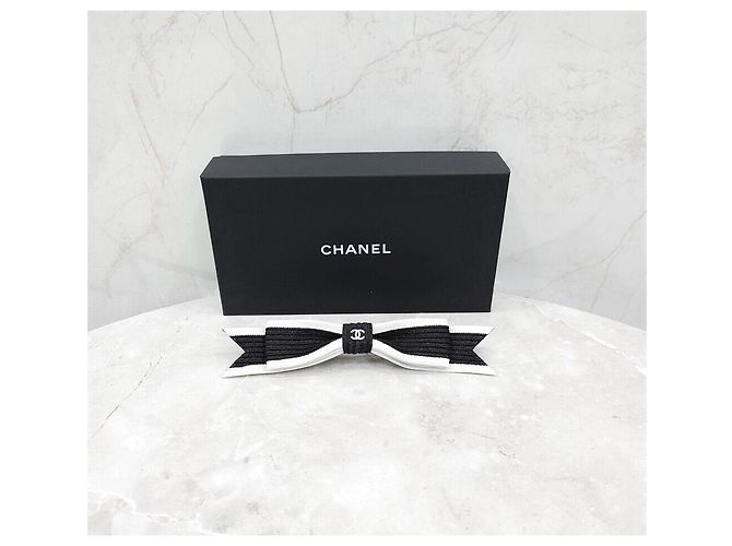 Chanel Haarspange aus Raffia-Band mit neuem CC-Logo Silber - Ansicht 6