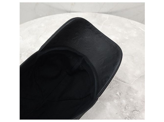 Louis Vuitton Neue Baseballkappe aus schwarzem Leder mit Monogramm-Schatteneffekt - Ansicht 5