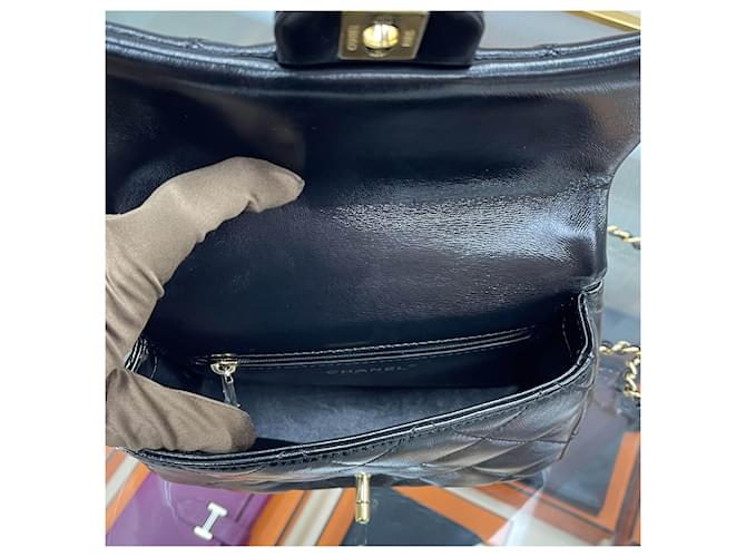 Chanel Mini borsa con patta e manico nera e oro Nero - vista 13