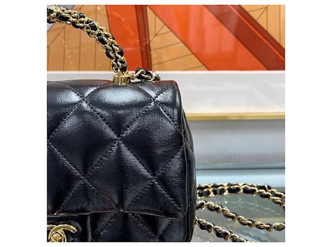 Chanel Mini borsa con patta e manico nera e oro Nero - vista 4