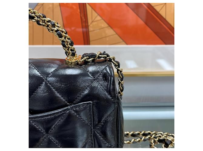 Chanel Mini borsa con patta e manico nera e oro Nero - vista 8