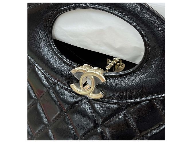 Chanel Borsa New Mini Chip Crossbody Black Gold Nero - vista 11