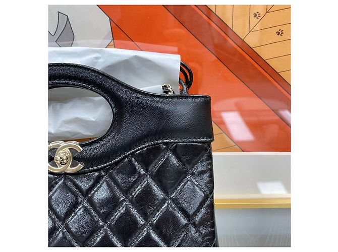 Chanel Borsa New Mini Chip Crossbody Black Gold Nero - vista 4
