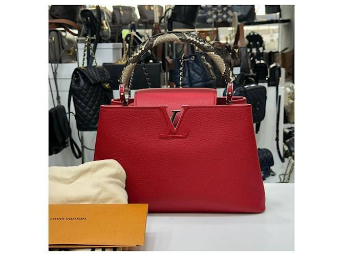 Louis Vuitton Borsa Capucines MM Rosso - vista 3