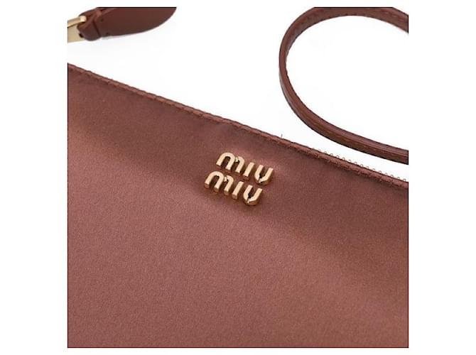 Miu Miu Mini Pouch in Satin Rosso - vista 8