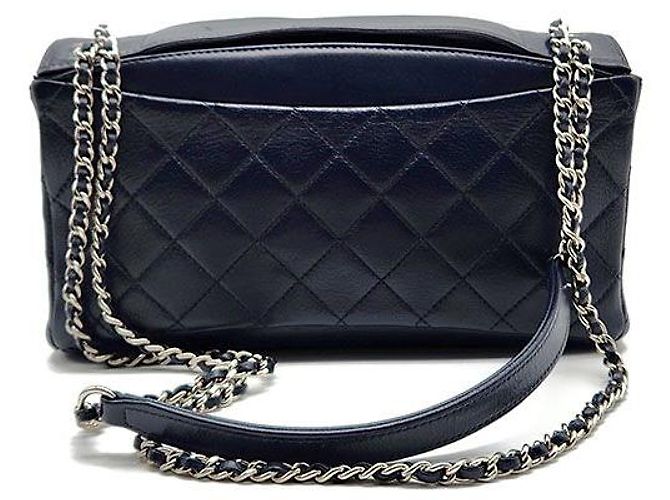 Chanel Borsa a mano con manico superiore e tracolla a catena in pelle di vitello Nero - view 3