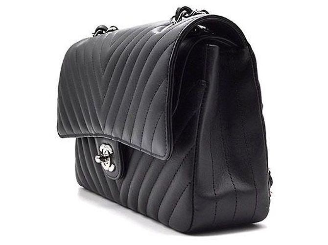 Chanel Chevron Classic in agnello Nero - vista 2