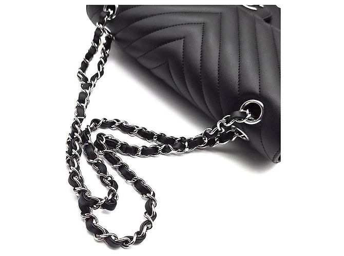 Chanel Chevron Classic in agnello Nero - vista 5