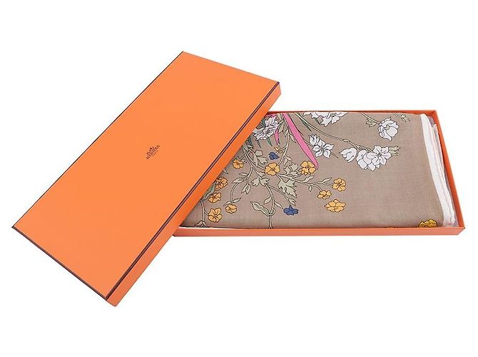 Hermès Triangle Scarf Orange - view 2