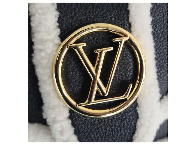 Louis Vuitton Pond Neuf Soft PM Nero - vista 7