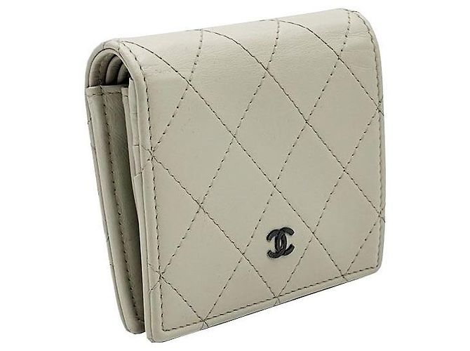 Chanel Portafoglio Bifold Matelassé Classico D'oro - vista 4