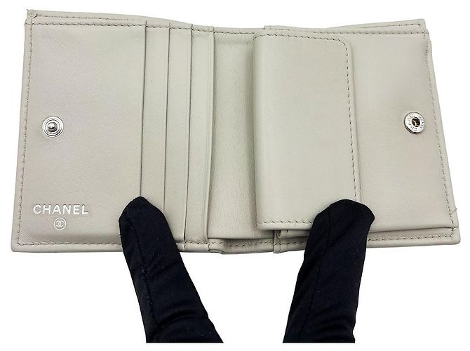 Chanel Portafoglio Bifold Matelassé Classico D'oro - vista 8