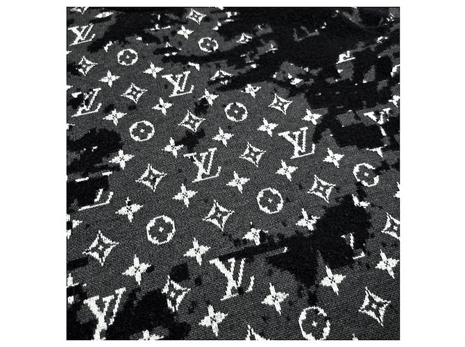 Louis Vuitton Monogram Distressed Knit Brown - view 3