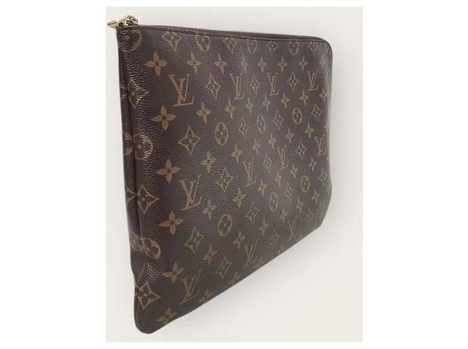 Louis Vuitton Clutch Etui Voyage in Tela Monogram Marrone - vista 3
