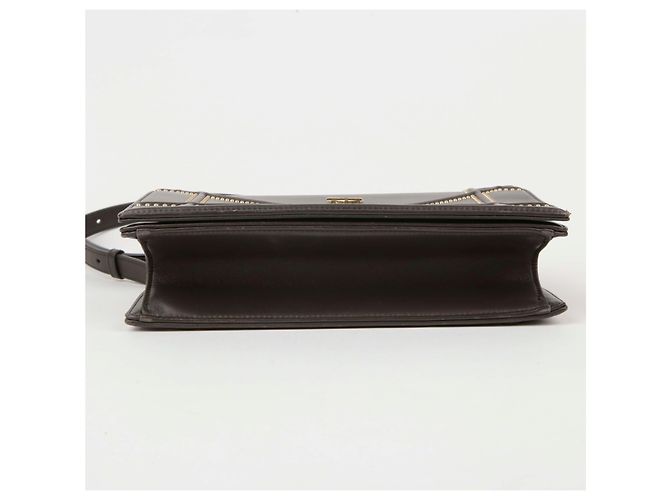 Dior Borsa a tracolla in pelle marrone scuro con borchie a forma di lama - vista 4