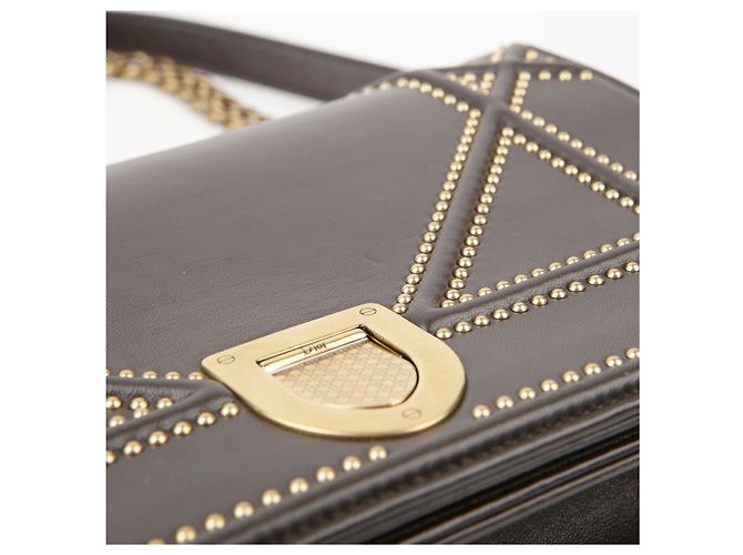Dior Borsa a tracolla in pelle marrone scuro con borchie a forma di lama - vista 6