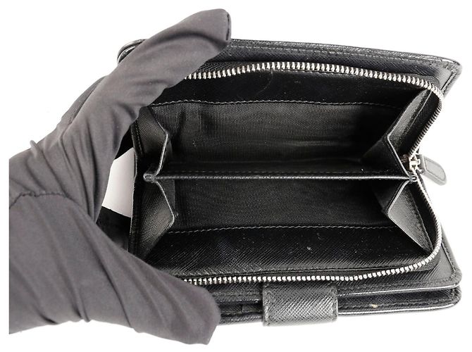 Salvatore Ferragamo Portafoglio piccolo Gancini in pelle Saffiano nera - vista 12