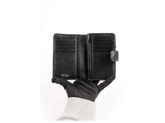 Salvatore Ferragamo Portafoglio piccolo Gancini in pelle Saffiano nera - vista 13